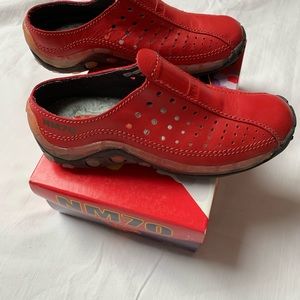 NM70 red leather sneaker clog. Size 6.